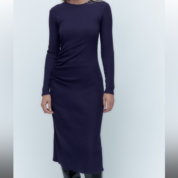 **SOLD**Navy/Blue Ruched Dress - Picture 2 of 5